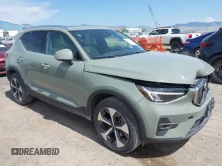 2023 Volvo XC40 Plus Bright Theme с VIN YV4L12UNXP2930656, выставлен на аукционе IAAI как лот 42524396 с пробегом 58 185 миль миль и . История ставок и продаж доступна на DreamBid. Изображение 1.