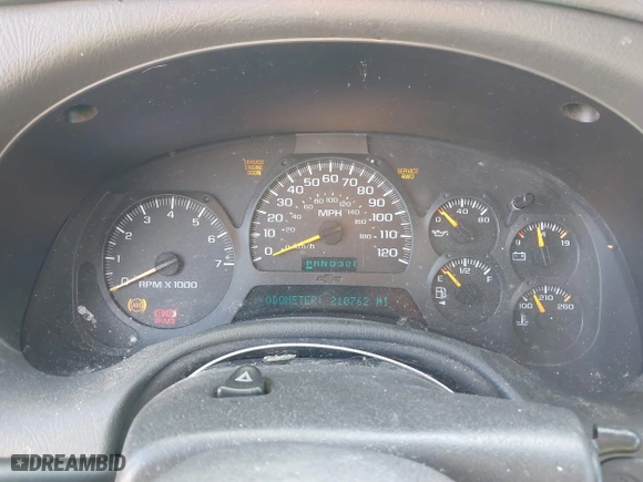2004 Chevrolet TrailBlazer LS with VIN 1GNDT13S142119527, listed as a IAAI auction lot 41814047 with 210,762 mi miles. Bid and sale history available at carsss.com. Image 7.