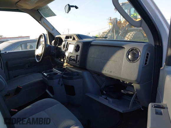 2011 Ford Econoline Passenger XL with VIN 1FBNE3BL0BDA75121, listed as a IAAI auction lot 41469640 with 105,558 mi miles. Bid and sale history available at carsss.com. Image 5.