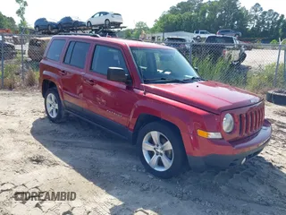 2016 Jeep Patriot Latitude z VIN 1C4NJPFB2GD503214, wystawiony jako IAAI lot #42279900 z przebiegiem 130 002 mil mil oraz . Historia ofert i sprzedaży dostępna na DreamBid. Obrazek 1.