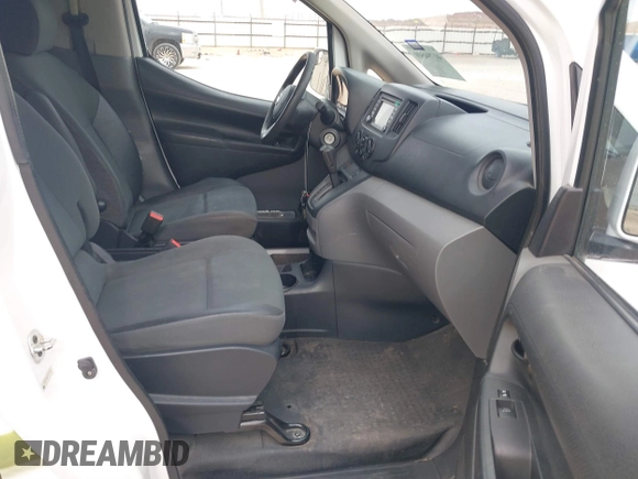 2015 Nissan NV200 SV with VIN 3N6CM0KN4FK715632, listed as a IAAI auction lot 41794500 with 156,495 mi miles. Bid and sale history available at carsss.com. Image 5.
