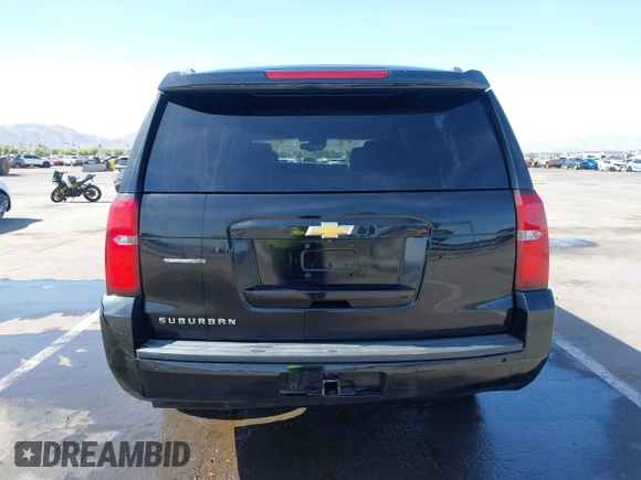 2018 Chevrolet Suburban LT z VIN 1GNSCHKC4JR111130, wystawiony jako IAAI lot #42383199 z przebiegiem 44 584 mil mil oraz . Historia ofert i sprzedaży dostępna na DreamBid. Obrazek 17.