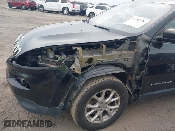 2016 Jeep Cherokee Altitude with VIN 1C4PJMAS8GW220688, listed as a IAAI auction lot 41797430 with 218,631 mi miles and . Bid and sale history available at DreamBid. Image 17.