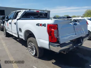 2022 Ford F-250 XL with VIN 1FT7W2BT9NEF32163, listed as a IAAI auction lot 42086399 with Not provided miles and . Bid and sale history available at DreamBid. Image 3.