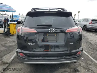 2018 Toyota RAV4 XLE with VIN 2T3WFREV8JW451241, listed as a Copart auction lot 48795135 with 92,208 mi miles and Salvage Title. Bid and sale history available at carsss.com. Image 6.