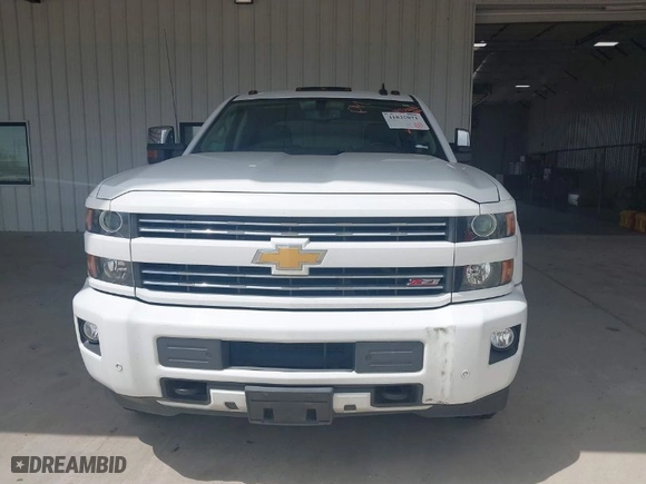 2018 Chevrolet Silverado 2500HD LT with VIN 1GC1KVEG0JF262469, listed as a IAAI auction lot 41835871 with NaN miles. Bid and sale history available at carsss.com. Image 12.