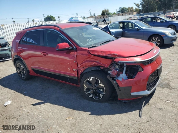 2023 Kia Niro EV Wind with VIN KNDCR3L15P5027720, listed as a Copart auction lot 70914984 with 35,116 mi miles and Clean Title. Bid and sale history available at carsss.com. Image 4.