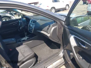 2018 Nissan Altima SV with VIN 1N4AL3AP2JC479598, listed as a IAAI auction lot 41992023 with 151,097 mi miles and . Bid and sale history available at carsss.com. Image 5.