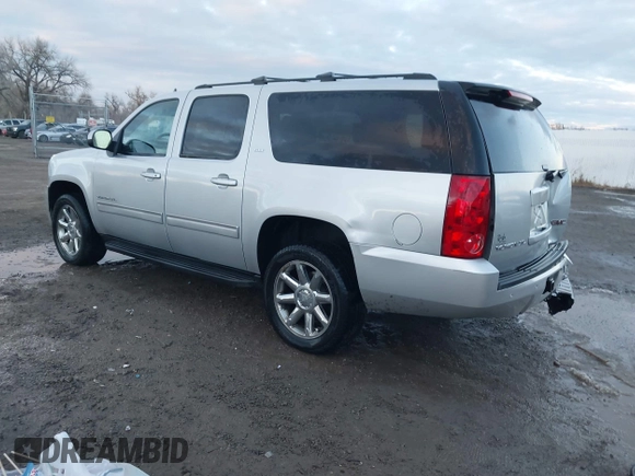 2013 GMC Yukon XL SLT z VIN 1GKS2KE73DR132065, wystawiony jako IAAI lot #40885853 z przebiegiem 207 492 mil mil oraz . Historia ofert i sprzedaży dostępna na DreamBid. Obrazek 3.