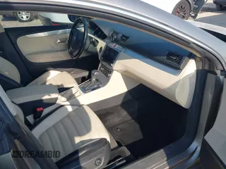 2010 Volkswagen CC Lux Limited Edition z VIN WVWHN7ANXAE565352, wystawiony jako IAAI lot #42032313 z przebiegiem 192 374 mil mil oraz . Historia ofert i sprzedaży dostępna na DreamBid. Obrazek 5.