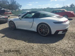 2022 Porsche 911 4S with VIN WP0BB2A91NS231111, listed as a Copart auction lot 81115544 with 1,292 mi miles and Clean Title. Bid and sale history available at carsss.com. Image 2.