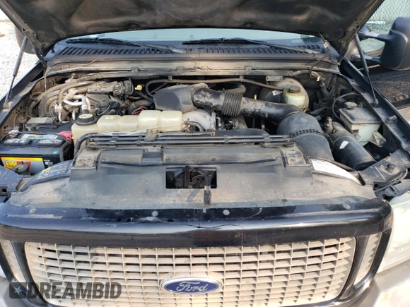 2003 Ford Excursion z VIN 1FMNU44S93EA06749, wystawiony jako Copart lot #69998734 z przebiegiem 209 822 mil mil oraz Czysty tytuł • Clean title. Historia ofert i sprzedaży dostępna na DreamBid. Obrazek 12.