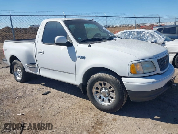 2001 Ford F-150 XL with VIN 2FTZF07221CA45965, listed as a IAAI auction lot 41621617 with 190,372 mi miles. Bid and sale history available at carsss.com. Image 1.