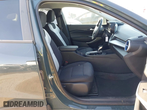 2025 Chevrolet Trax LS with VIN KL77LFEP8SC066146, listed as a IAAI auction lot 41735717 with 8,784 mi miles and . Bid and sale history available at DreamBid. Image 5.
