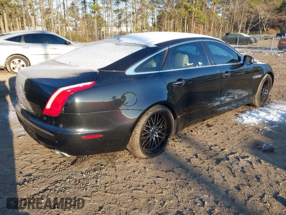 2012 Jaguar XJ XJL z VIN SAJWA2GB0CLV25378, wystawiony jako IAAI lot #42251924 z przebiegiem 90 582 mil mil oraz . Historia ofert i sprzedaży dostępna na DreamBid. Obrazek 4.