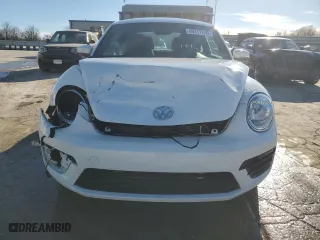 2019 Volkswagen Beetle S with VIN 3VWFD7AT6KM719279, listed as a Copart auction lot 89217255 with 40,438 mi miles and Salvage Title. Bid and sale history available at carsss.com. Image 5.