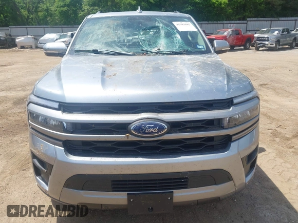 2022 Ford Expedition XLT z VIN 1FMJU1HTXNEA49452, wystawiony jako IAAI lot #41981687 z przebiegiem 42 396 mil mil oraz . Historia ofert i sprzedaży dostępna na DreamBid. Obrazek 6.