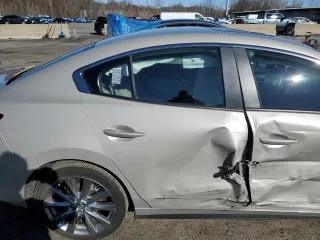 2022 Mazda 3 Carbon Edition with VIN 3MZBPACL0NM318377, listed as a Copart auction lot 50489375 with 47,326 mi miles and Salvage title. Bid and sale history available at DreamBid. Image 10.