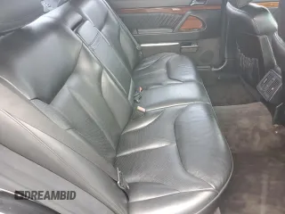1993 Mercedes-Benz 400 z VIN WDBGA43E9PA102457, wystawiony jako Copart lot #59776735 z przebiegiem 162 376 mil mil oraz Czysty tytuł • Clean title. Historia ofert i sprzedaży dostępna na DreamBid. Obrazek 10.