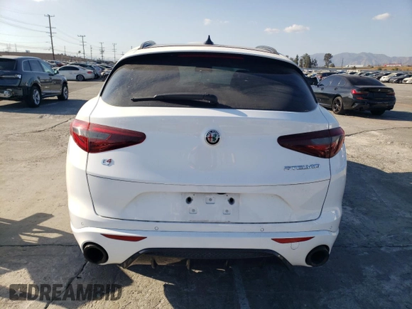 2022 Alfa Romeo Stelvio Veloce z VIN ZASPAKBN5N7D47295, wystawiony jako Copart lot #71765894 z przebiegiem 19 364 mil mil oraz Szkoda całkowita • Salvage title. Historia ofert i sprzedaży dostępna na DreamBid. Obrazek 6.
