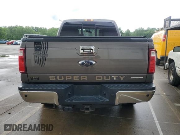 2014 Ford F-250 XL z VIN 1FT7X2B66EEB23156, wystawiony jako Copart lot #56326465 z przebiegiem 97 133 mil mil oraz Szkoda całkowita • Salvage title. Historia ofert i sprzedaży dostępna na DreamBid. Obrazek 6.