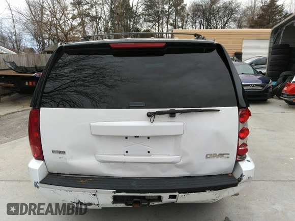 2013 GMC Yukon SLT with VIN 1GKS2CE09DR238626, listed as a IAAI auction lot 41758168 with 170,371 mi miles. Bid and sale history available at carsss.com. Image 16.