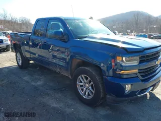 2018 Chevrolet Silverado 1500 LT with VIN 1GCVKRECXJZ240967, listed as a IAAI auction lot 41652784 with 92,395 mi miles. Bid and sale history available at carsss.com. Image 1.