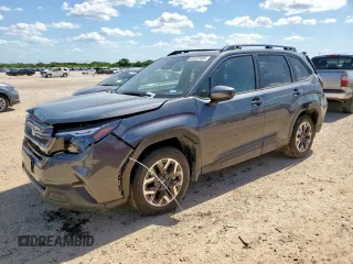 2025 Subaru Forester Premium z VIN JF2SLDDC3SH556529, wystawiony jako Copart lot #65522405 z przebiegiem Nie podano mil oraz Szkoda całkowita • Salvage title. Historia ofert i sprzedaży dostępna na DreamBid. Obrazek 1.