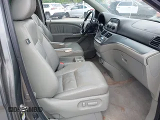 2008 Honda Odyssey EX-L with VIN 5FNRL38678B410526, listed as a IAAI auction lot 42206735 with 185,279 mi miles. Bid and sale history available at carsss.com. Image 5.