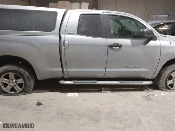 2011 Toyota Tundra 4WD Truck with VIN 5TFUM5F14BX020460, listed as a IAAI auction lot 41463322 with NaN miles. Bid and sale history available at carsss.com. Image 13.