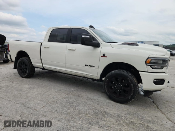 2024 Ram 2500 Laramie z VIN 3C6UR5FL4RG264988, wystawiony jako Copart lot #59959315 z przebiegiem 22 787 mil mil oraz Szkoda całkowita • Salvage title. Historia ofert i sprzedaży dostępna na DreamBid. Obrazek 4.