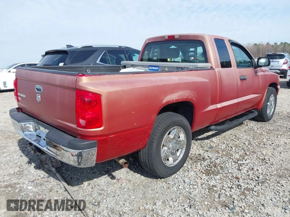 2006 Dodge Dakota SLT with VIN 1D7HE42K26S532685, listed as a IAAI auction lot 41833074 with 110,524 mi miles and . Bid and sale history available at carsss.com. Image 4.