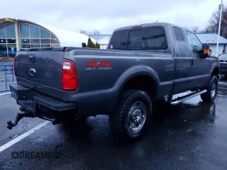 2008 Ford Super Duty F-250 SRW XL with VIN 1FTSX21588EB73614, listed as a Copart auction lot 84438274 with 87,240 mi miles and Clean Title. Bid and sale history available at carsss.com. Image 3.