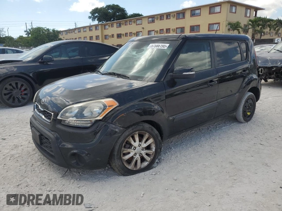 2013 Kia Soul + z VIN KNDJT2A64D7534190, wystawiony jako Copart lot #57586195 z przebiegiem Nie podano mil oraz Szkoda całkowita • Salvage title. Historia ofert i sprzedaży dostępna na DreamBid. Obrazek 1.