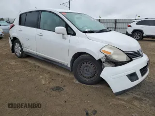 2007 Nissan Versa SL z VIN 3N1BC13E87L414432, wystawiony jako Copart lot #52630485 z przebiegiem 251 374 mil mil oraz Szkoda całkowita • Salvage title. Historia ofert i sprzedaży dostępna na DreamBid. Obrazek 4.