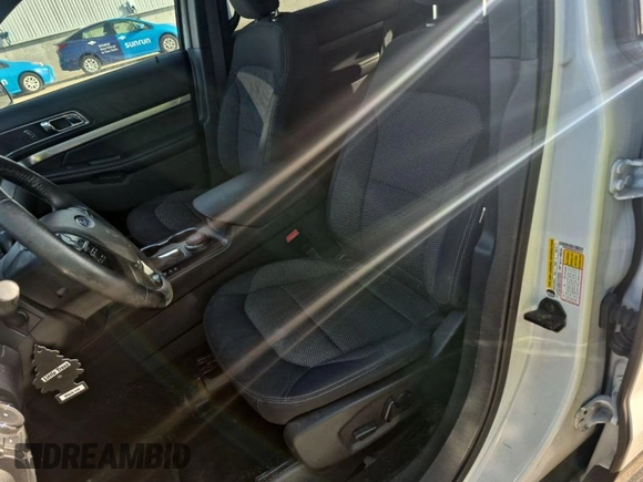 2019 Ford Explorer XLT z VIN 1FM5K8D86KGA93014, wystawiony jako IAAI lot #41964238 z przebiegiem 107 036 mil mil oraz . Historia ofert i sprzedaży dostępna na DreamBid. Obrazek 1.