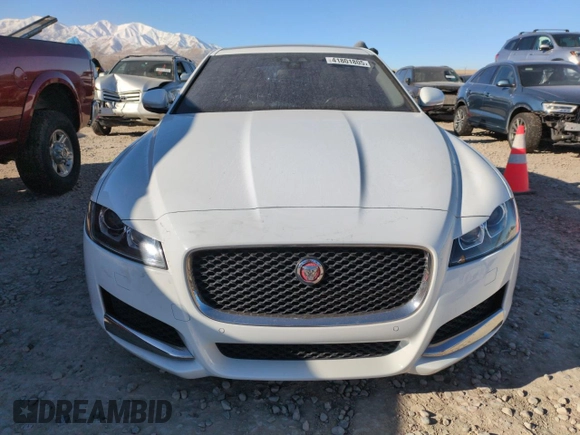 2016 Jaguar XF 35t Prestige with VIN SAJBE4BV1GCY08779, listed as a Copart auction lot 41801805 with 69,455 mi miles and Salvage Title. Bid and sale history available at carsss.com. Image 5.