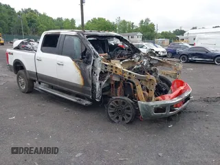 2017 Ford F-250 Lariat z VIN 1FT7W2B66HEB82585, wystawiony jako IAAI lot #40689493 z przebiegiem Nie podano mil oraz . Historia ofert i sprzedaży dostępna na DreamBid. Obrazek 1.