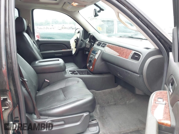 2007 Chevrolet Suburban LTZ with VIN 1GNFK16367J196596, listed as a IAAI auction lot 42392224 with 100,774 mi miles and . Bid and sale history available at DreamBid. Image 5.