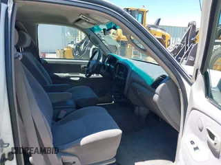 2000 Toyota Tundra SR5 with VIN 5TBRT3413YS097893, listed as a IAAI auction lot 42221710 with 213,142 mi miles and . Bid and sale history available at DreamBid. Image 5.