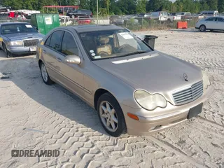 2002 Mercedes-Benz C 230/260/280/320 with VIN WDBRF61J72F207922, listed as a IAAI auction lot 42557977 with 145,189 mi miles and . Bid and sale history available at DreamBid. Image 1.