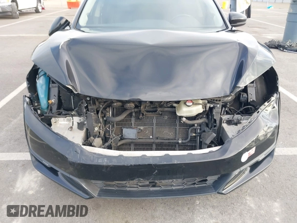 2018 Honda Clarity Plug-In Hybrid Touring with VIN JHMZC5F39JC000901, listed as a IAAI auction lot 41914470 with 80,482 mi miles. Bid and sale history available at carsss.com. Image 6.