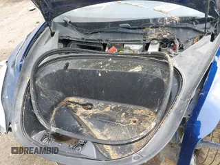 2019 Tesla Model 3 Mid Range z VIN 5YJ3E1EAXKF332974, wystawiony jako IAAI lot #41921722 z przebiegiem Nie podano mil oraz . Historia ofert i sprzedaży dostępna na DreamBid. Obrazek 10.