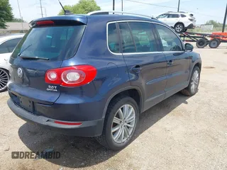 2011 Volkswagen Tiguan SEL с VIN WVGBV7AX4BW506165, выставлен на аукционе IAAI как лот 42256905 с пробегом 171 047 миль миль и . История ставок и продаж доступна на DreamBid. Изображение 4.