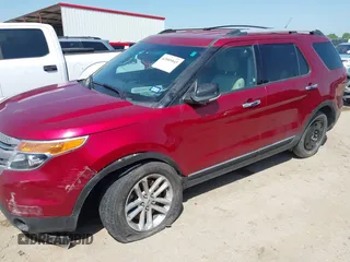 2015 Ford Explorer XLT with VIN 1FM5K7D83FGA12356, listed as a IAAI auction lot 42005845 with 146,196 mi miles and . Bid and sale history available at carsss.com. Image 6.