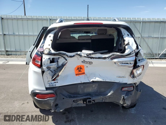 2017 Jeep Cherokee Latitude с VIN 1C4PJMCS5HW632694, выставлен на аукционе Copart как лот 59001725 с пробегом 118 054 миль миль и Списание • Salvage title. История ставок и продаж доступна на DreamBid. Изображение 6.