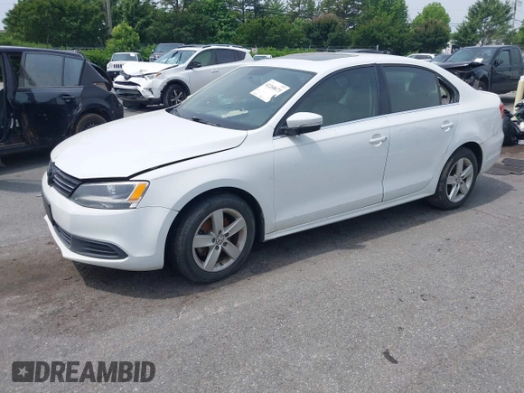 2014 Volkswagen Jetta TDI w/Premium/Nav with VIN 3VWLL7AJ4EM430524, listed as a IAAI auction lot 42268673 with 137,721 mi miles and . Bid and sale history available at DreamBid. Image 2.