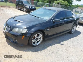 2008 Pontiac G8 z VIN 6G2ER57708L129191, wystawiony jako IAAI lot #42468013 z przebiegiem 133 134 mil mil oraz . Historia ofert i sprzedaży dostępna na DreamBid. Obrazek 2.