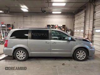 2013 Chrysler Town & Country Touring with VIN 2C4RC1BG1DR646691, listed as a IAAI auction lot 42051933 with 162,960 mi miles. Bid and sale history available at carsss.com. Image 13.