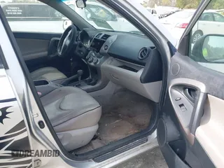 2006 Toyota RAV4 with VIN JTMZD33V165028969, listed as a IAAI auction lot 41850621 with 257,739 mi miles. Bid and sale history available at carsss.com. Image 5.